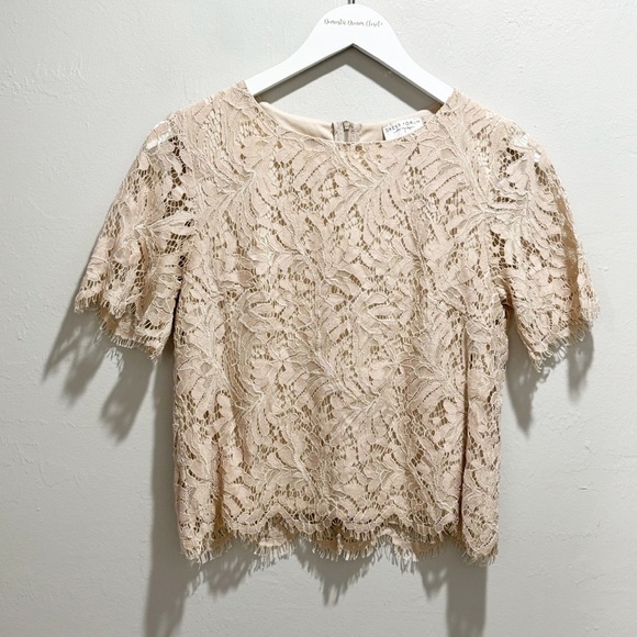 DRESS FORUM Women’s Beige Eyelash Lace Short Sleeve Blouse Fully Lined Size S - Picture 1 of 7